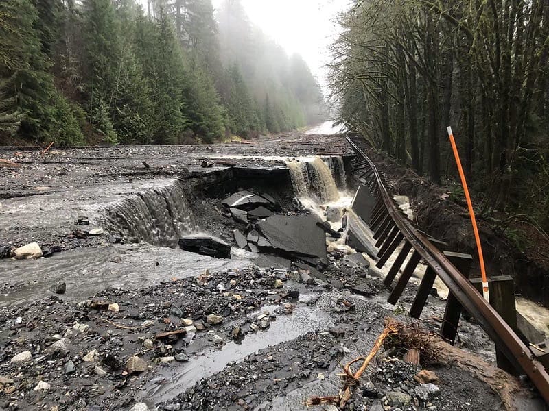 Floods force closure of US 2 in Cascades